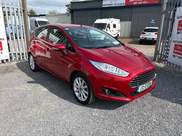 Ford Fiesta Hatchback, Petrol, 2017, Red