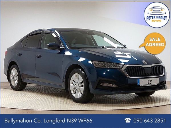 Skoda Octavia Hatchback, Petrol Hybrid, 2022, Blue