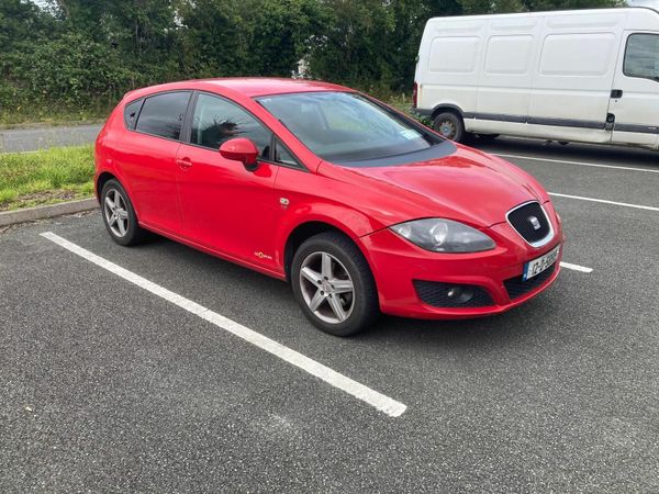 SEAT Leon Hatchback, Petrol, 2012, Red