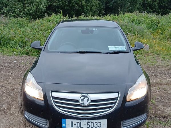 Vauxhall Insignia Hatchback, Diesel, 2011, Black