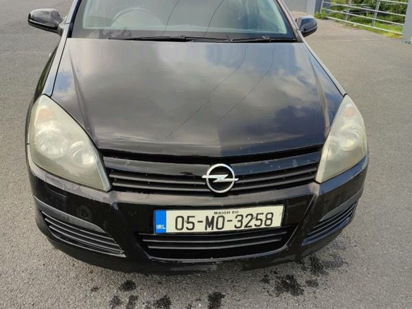 Opel Astra Hatchback, Petrol, 2005, Black