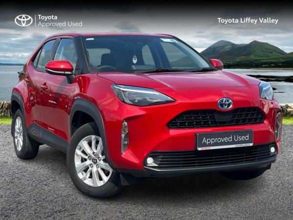 Toyota Yaris Hatchback, Petrol Hybrid, 2022, Red