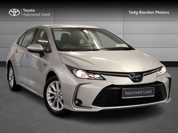 Toyota Corolla Saloon, Petrol Hybrid, 2021, Silver