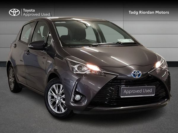Toyota Yaris Hatchback, Petrol Hybrid, 2019, Grey
