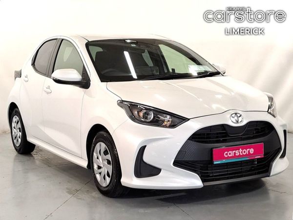 Toyota Yaris Hatchback, Petrol, 2022, White