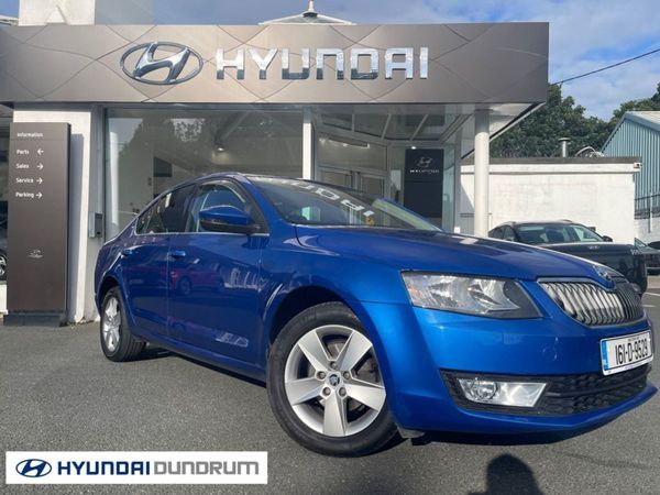 Skoda Octavia Saloon, Petrol, 2016, Blue