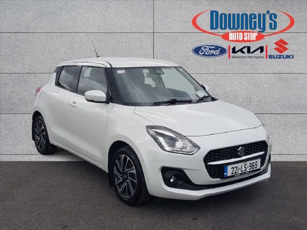 Suzuki Swift Hatchback, Petrol, 2022, White