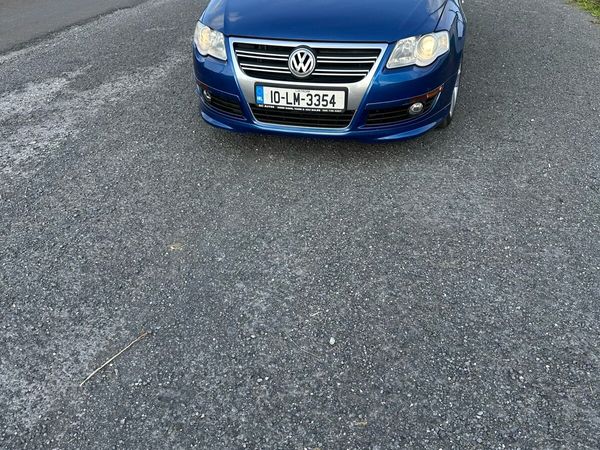 Volkswagen Passat Saloon, Diesel, 2010, Blue