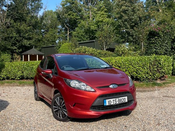 Ford Fiesta Hatchback, Diesel, 2010, Red