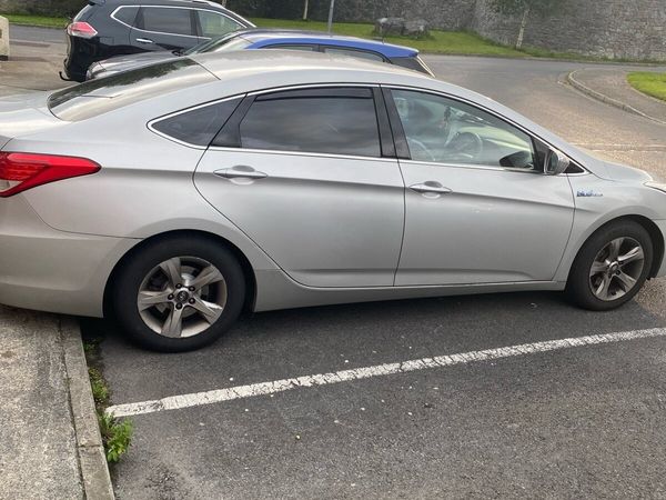 Hyundai i40 Saloon, Diesel, 2015, Silver