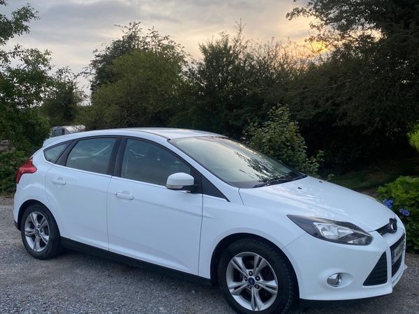 Ford Focus Hatchback, Diesel, 2014, White