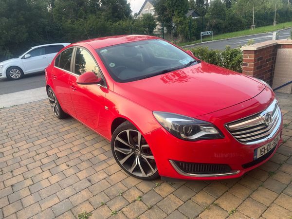 Vauxhall Insignia Hatchback, Diesel, 2015, Red