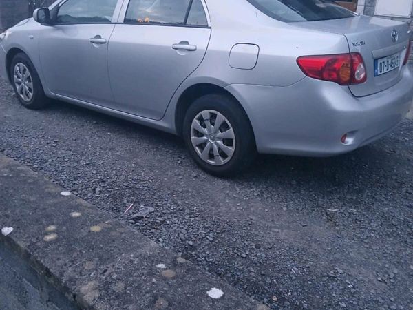 Toyota Corolla Saloon, Petrol, 2007, Silver