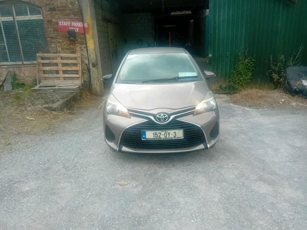 Toyota Yaris Hatchback, Petrol, 2015, Beige