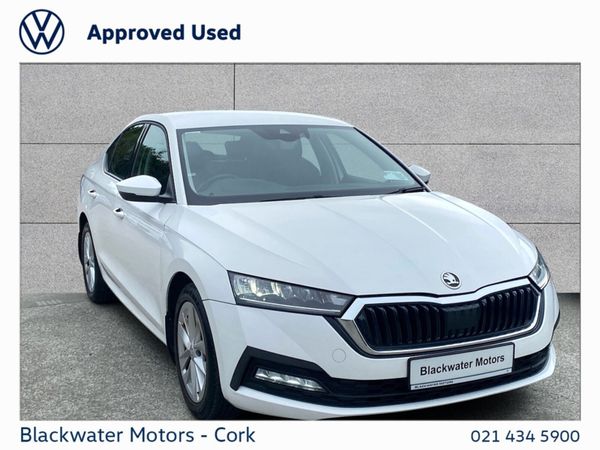 Skoda Octavia Saloon, Petrol, 2021, White