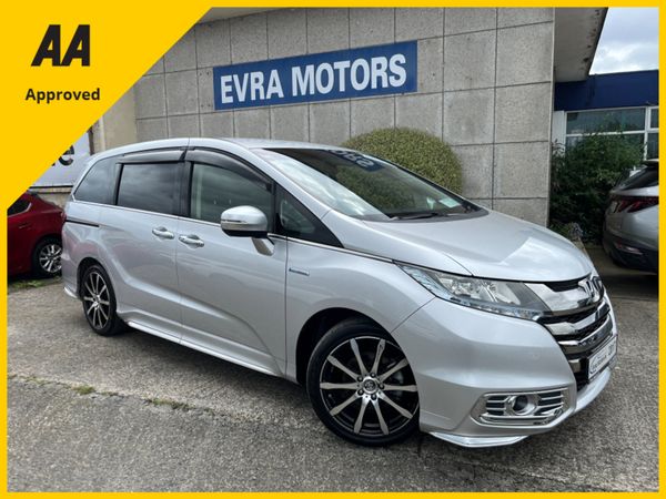 Honda Odyssey MPV, Petrol Hybrid, 2017, Silver