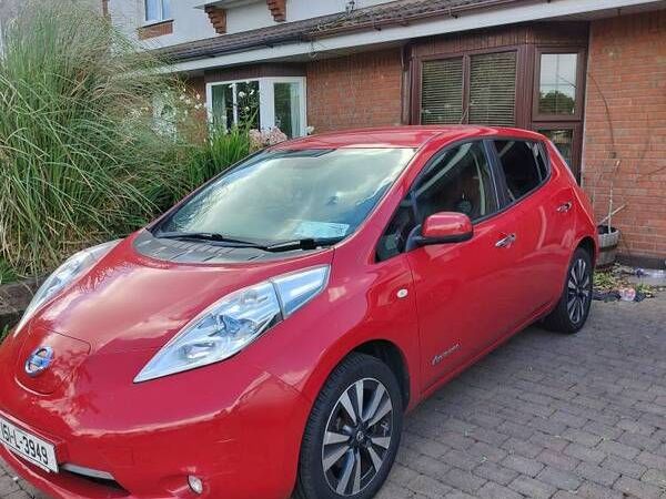 Nissan Leaf Hatchback, Electric, 2015, Red