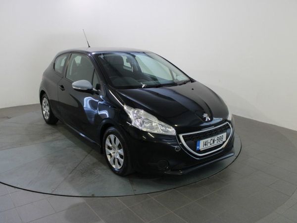 Peugeot 208 Hatchback, Diesel, 2014, Black