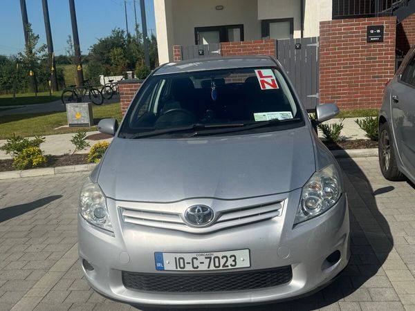 Toyota Auris Hatchback, Diesel, 2010, Silver