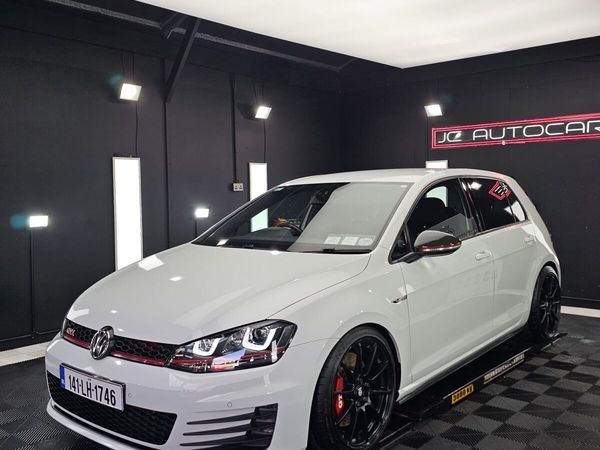 Volkswagen Golf Estate, Petrol, 2014, White