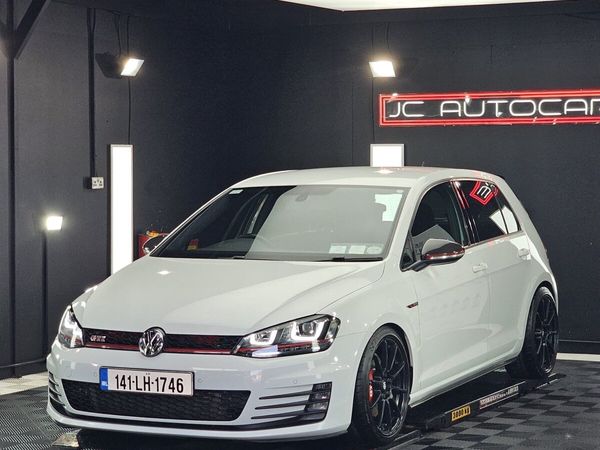 Volkswagen Golf Estate, Petrol, 2014, White
