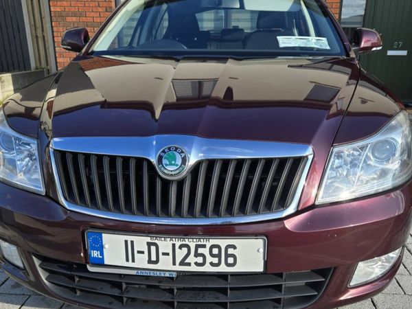 Skoda Octavia Saloon, Diesel, 2011, Red