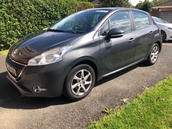 Peugeot 208 Hatchback, Diesel, 2013, Grey