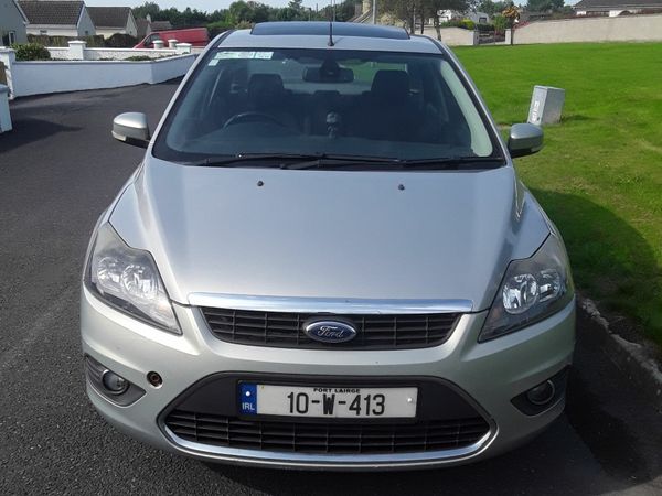 Ford Focus Saloon, Diesel, 2010, Gold