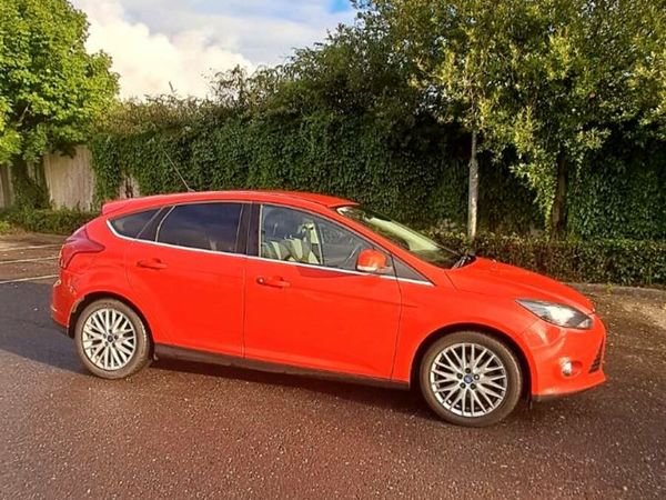 Ford Focus Hatchback, Diesel, 2012, Red