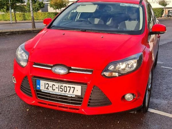 Ford Focus Hatchback, Diesel, 2012, Red