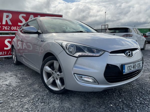 Hyundai Veloster Hatchback, Petrol, 2013, Silver