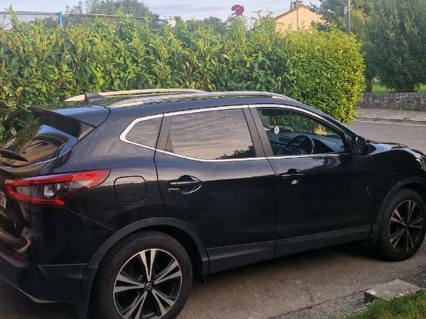 Nissan Qashqai SUV, Diesel, 2017, Black