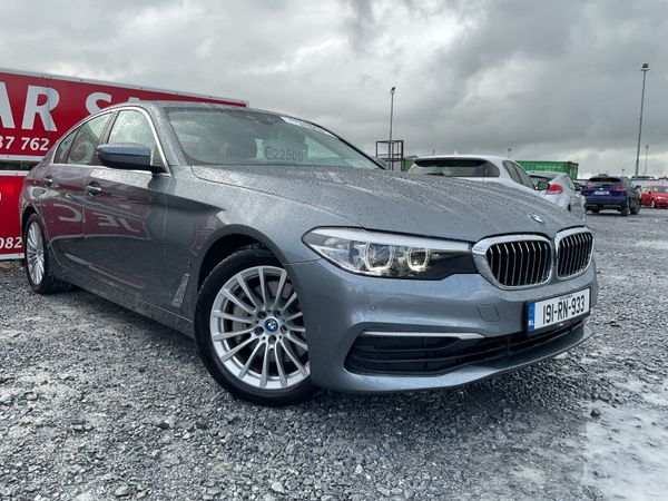 BMW 5-Series Saloon, Petrol Plug-in Hybrid, 2019, Blue