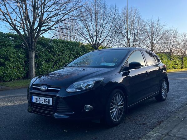 Ford Focus Hatchback, Petrol, 2013, Black