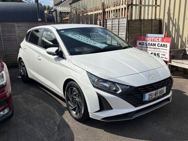 Hyundai i20 Hatchback, Petrol, 2025, White
