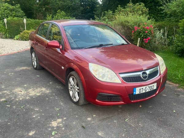 Opel Vectra Saloon, Petrol, 2007, Red