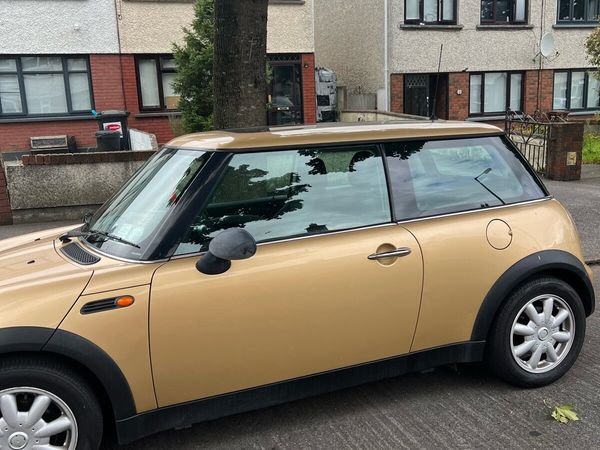 Mini One Hatchback, Petrol, 2004, Gold