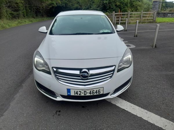 Opel Insignia Hatchback, Diesel, 2014, White