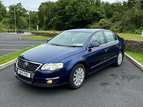 Volkswagen Passat Saloon, Diesel, 2009, Blue