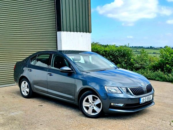 Skoda Octavia Saloon, Diesel, 2018, Grey