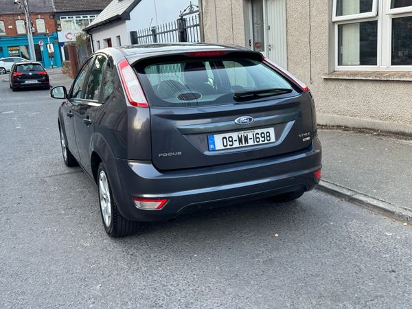 Ford Focus Hatchback, Diesel, 2009, Grey