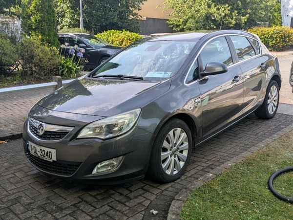 Vauxhall Astra Hatchback, Diesel, 2011, Grey