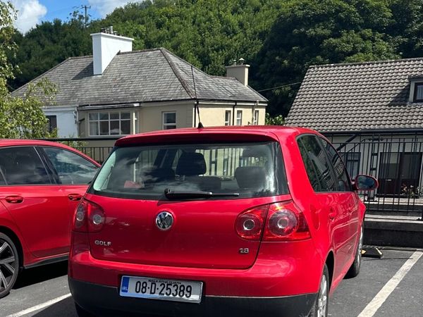 Volkswagen Golf Hatchback, Petrol, 2008, Red