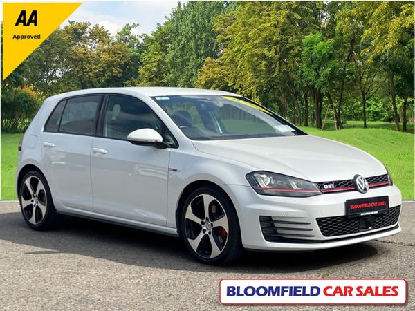 Volkswagen Golf Hatchback, Petrol, 2017, White