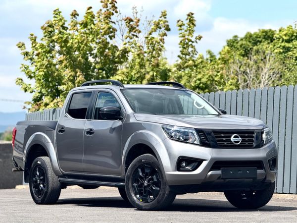 Nissan Navara Pick Up, Diesel, 2021, Grey
