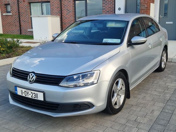 Volkswagen Jetta Saloon, Diesel, 2011, Silver
