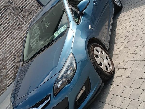 Opel Astra MPV, Petrol, 2013, Blue