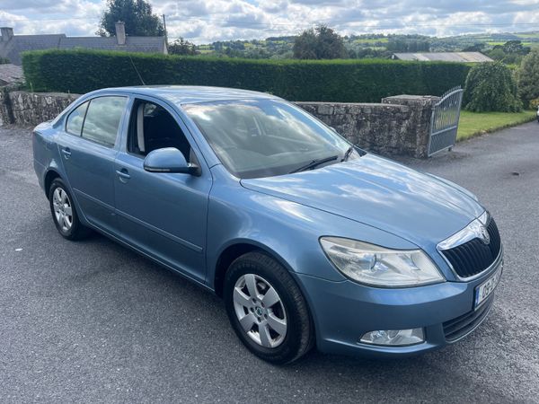 Skoda Octavia Hatchback, Diesel, 2009, Grey
