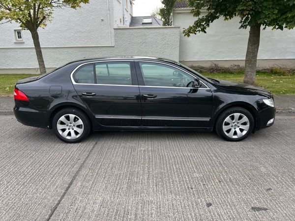 Skoda Superb Saloon, Diesel, 2011, Black