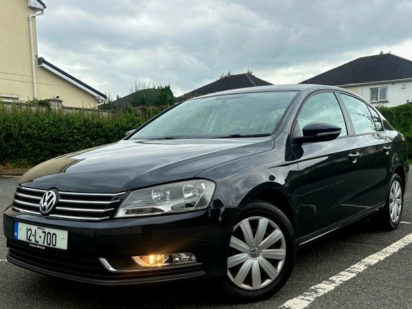 Volkswagen Passat Saloon, Petrol, 2012, Grey